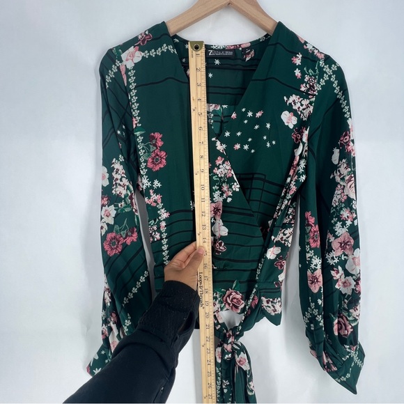 New York & Company Floral Green Full‎ Sleeve Tie Waist Faux Wrap Top Size S - Picture 12 of 14